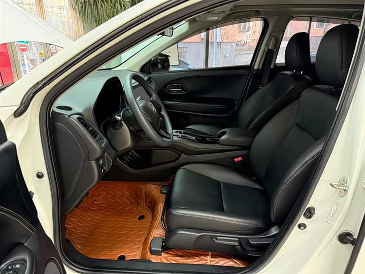 Фото 9 - Honda Vezel