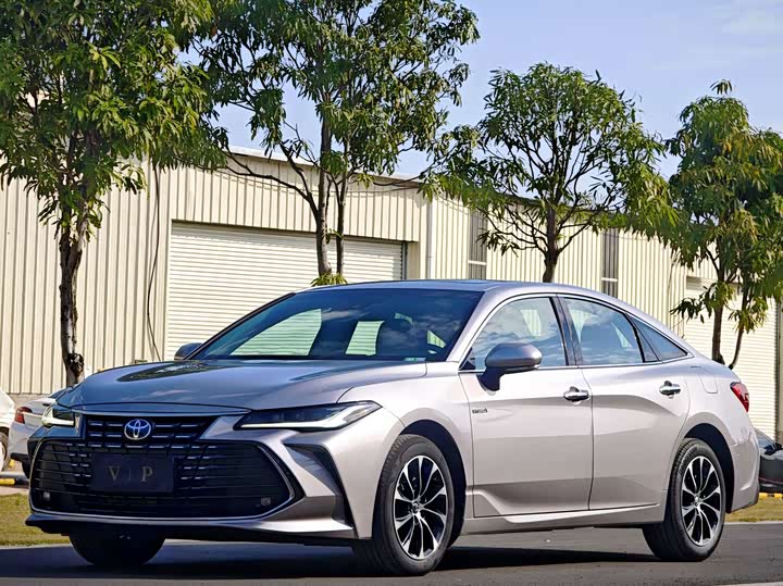 Фото 1 - Toyota Avalon