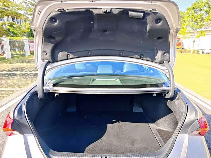 Фото 12 - Toyota Avalon