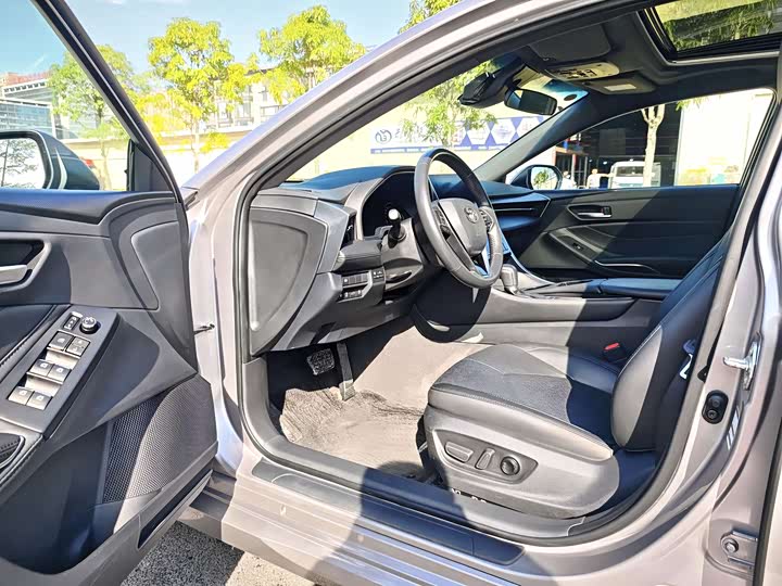 Фото 13 - Toyota Avalon