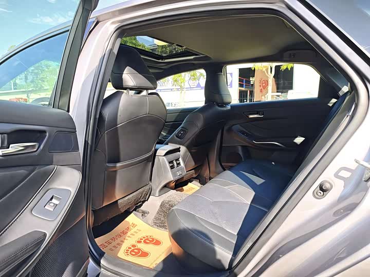 Фото 14 - Toyota Avalon