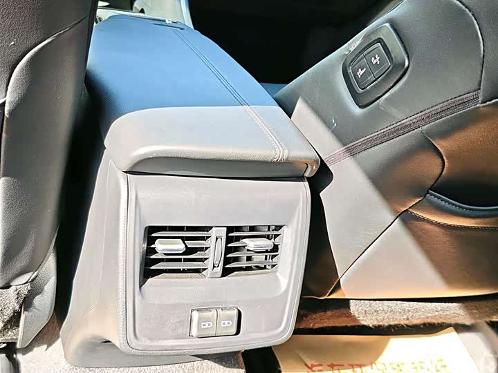 Фото 18 - Toyota Avalon