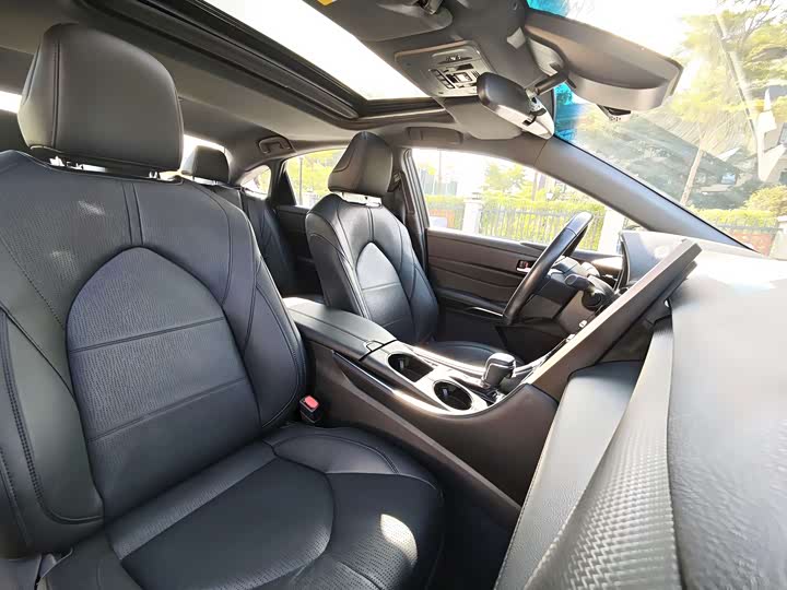 Фото 19 - Toyota Avalon