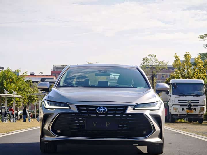 Фото 2 - Toyota Avalon