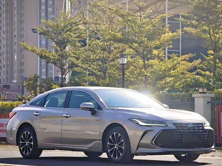 Фото 3 - Toyota Avalon