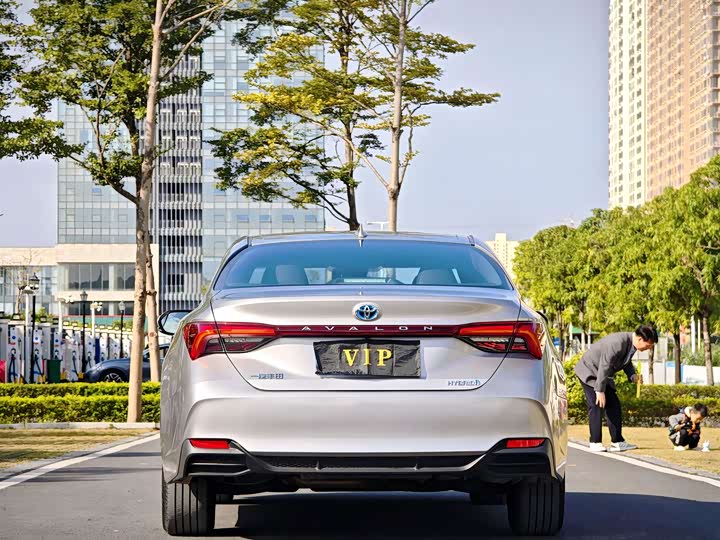 Фото 5 - Toyota Avalon