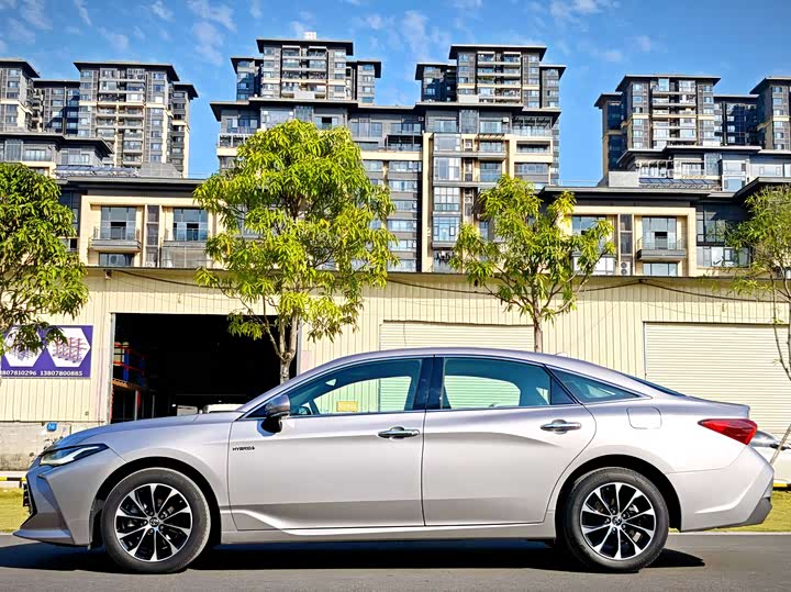 Фото 7 - Toyota Avalon