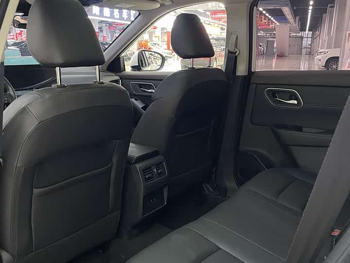 Фото 6 - Nissan X-Trail