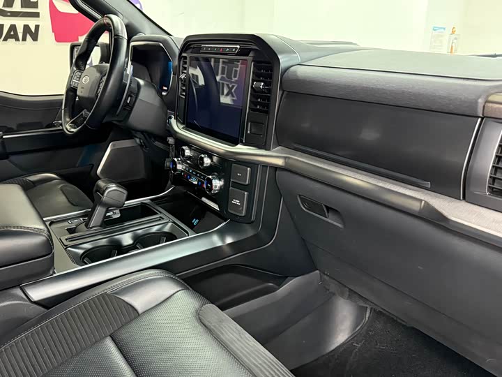 Фото 8 - Ford F-150 Raptor