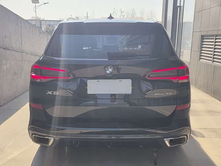 Фото 15 - BMW X5