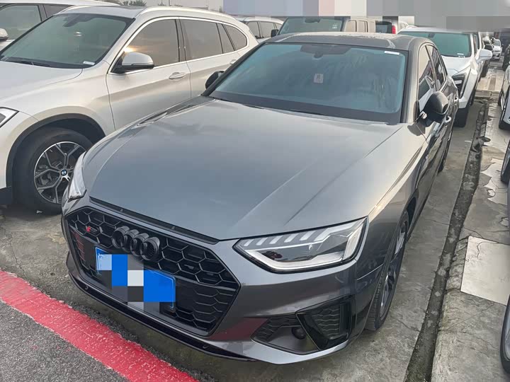 Фото 1 - Audi A4L