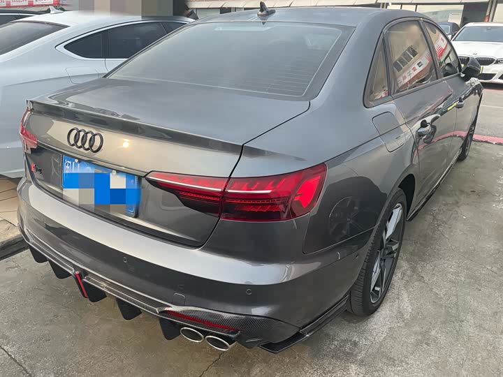 Фото 11 - Audi A4L