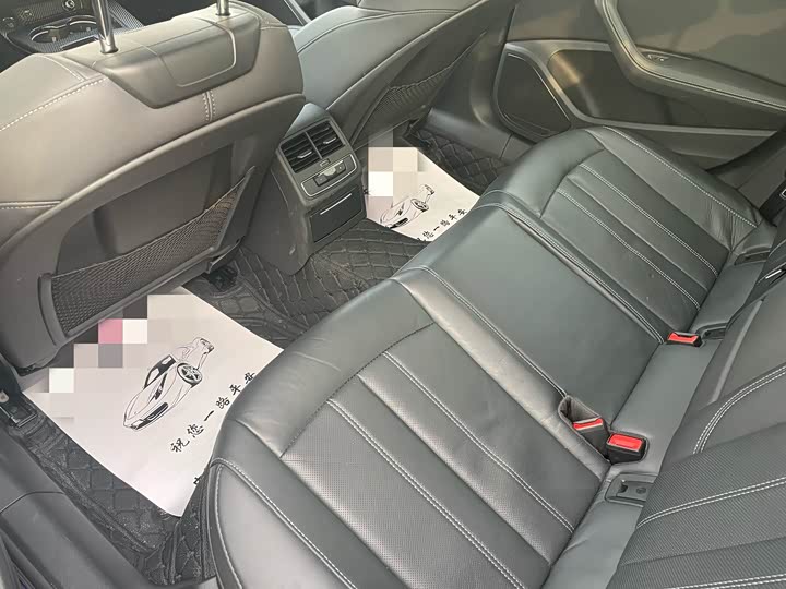 Фото 5 - Audi A4L