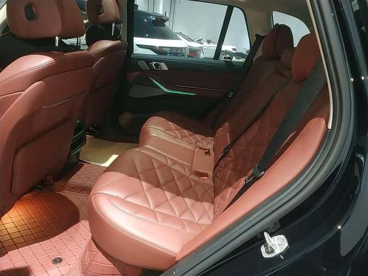 Фото 17 - BMW X5