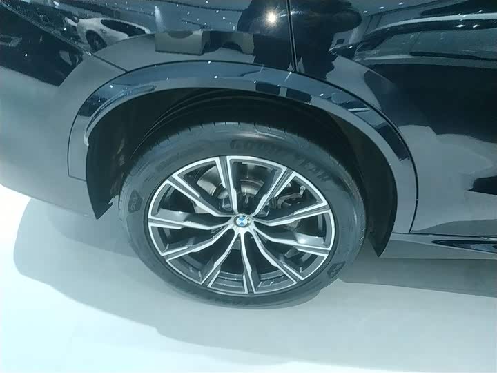 Фото 26 - BMW X5