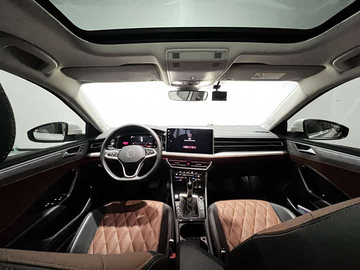 Фото 11 - Volkswagen Sagitar L