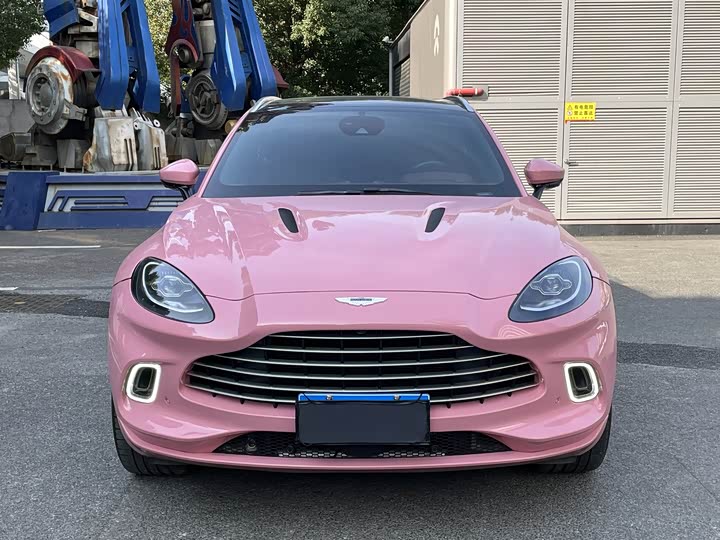 Фото 2 - Aston Martin DBX