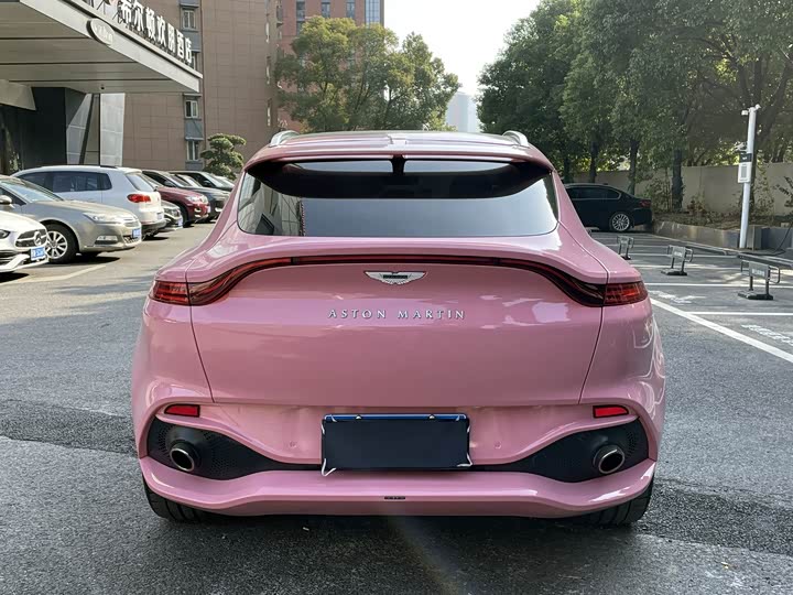 Фото 4 - Aston Martin DBX