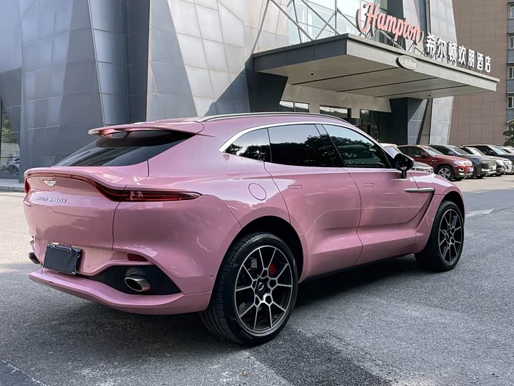Фото 5 - Aston Martin DBX
