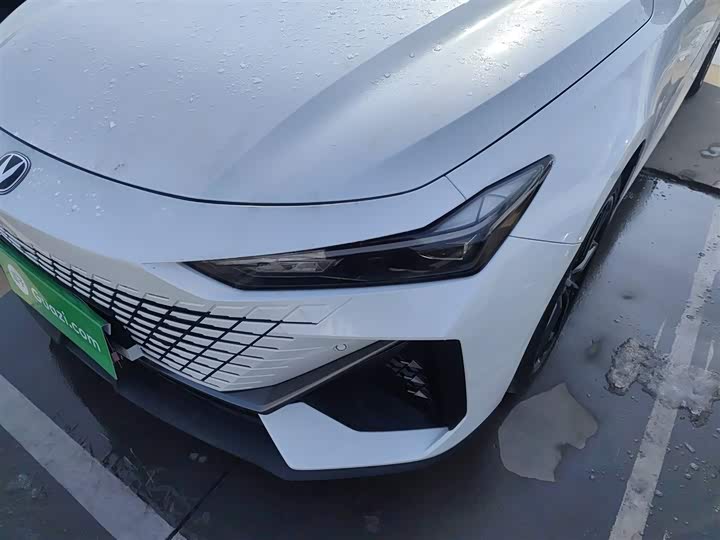 Фото 24 - Changan UNI-V