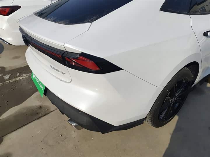 Фото 8 - Changan UNI-V