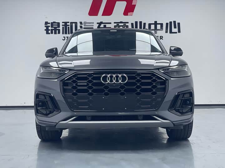 Фото 2 - Audi Q5L