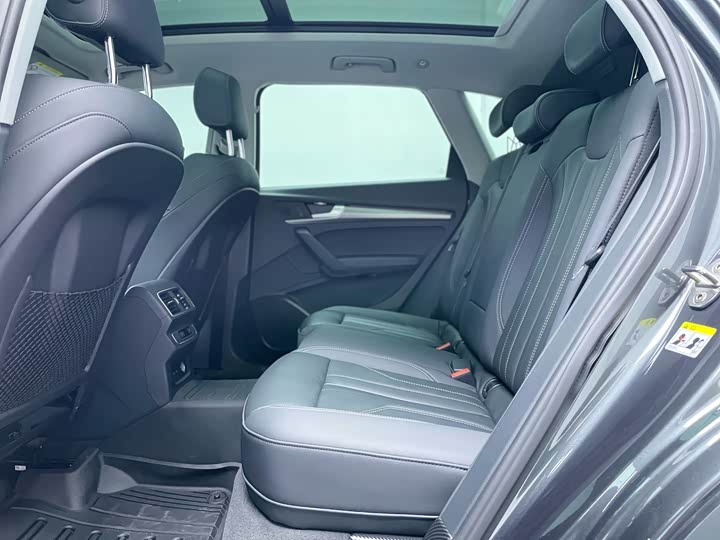 Фото 6 - Audi Q5L