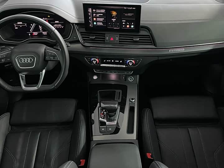 Фото 7 - Audi Q5L