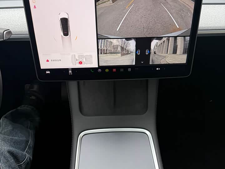 Фото 14 - Tesla Model Y