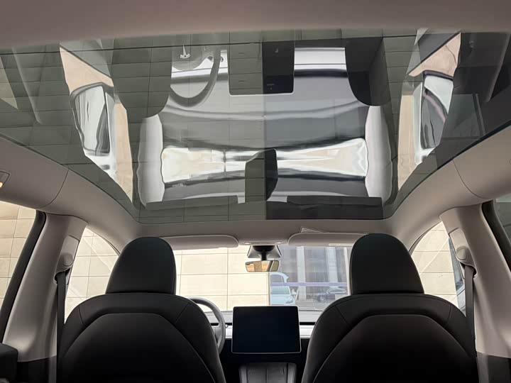 Фото 15 - Tesla Model Y