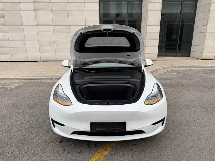 Фото 16 - Tesla Model Y