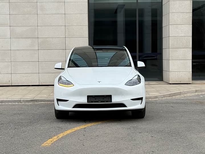 Фото 2 - Tesla Model Y