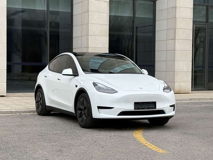 Фото 3 - Tesla Model Y