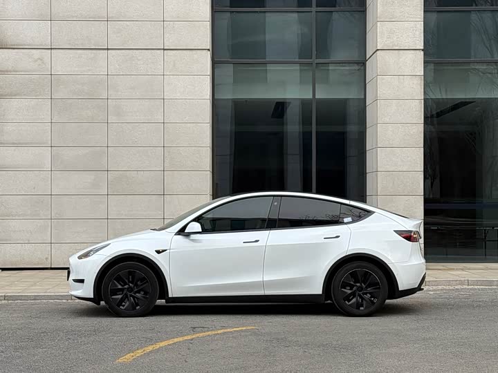 Фото 4 - Tesla Model Y