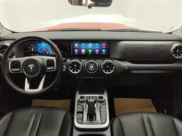 Фото 12 - Tank 300