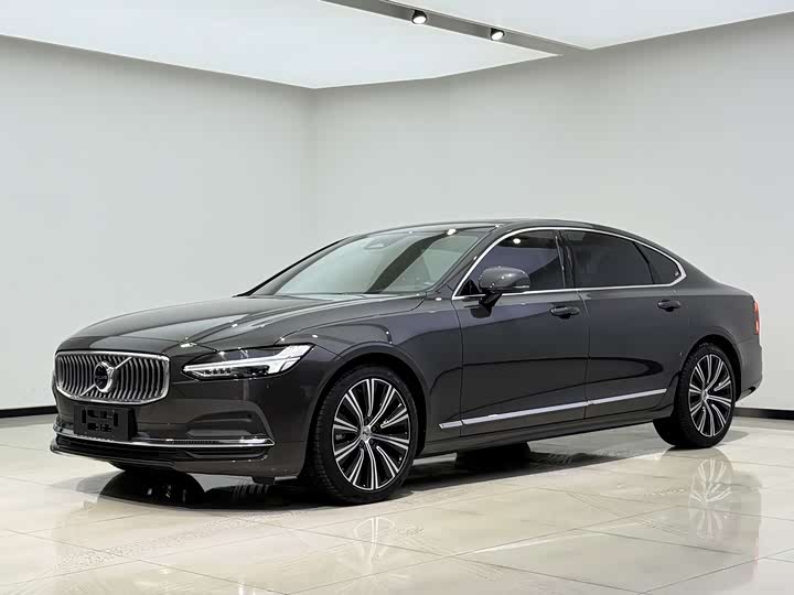 Фото 1 - Volvo S90