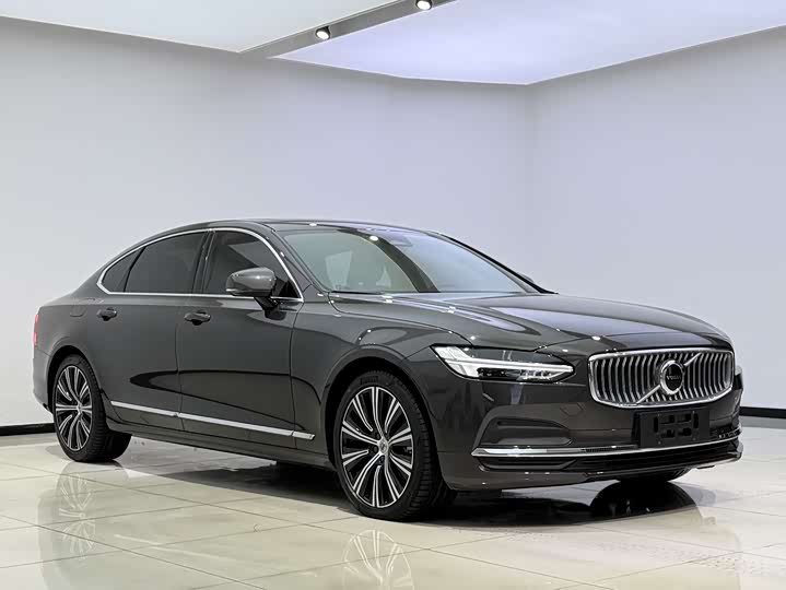 Фото 3 - Volvo S90
