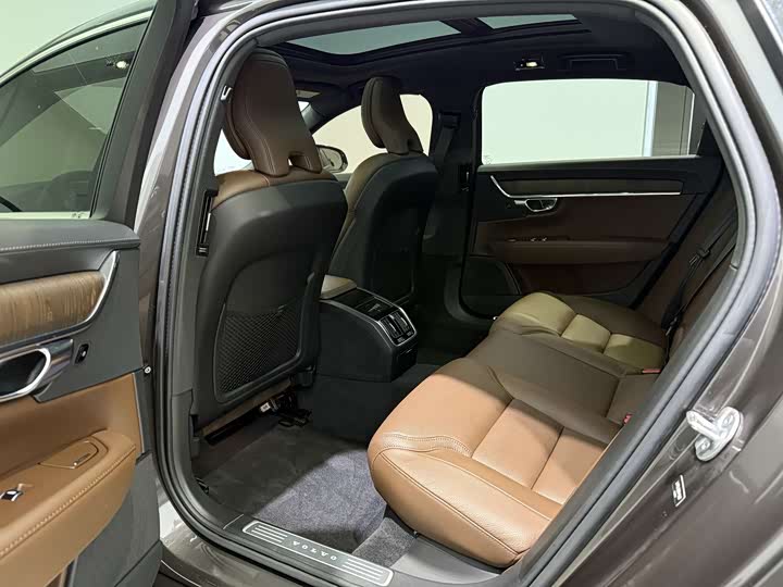 Фото 5 - Volvo S90