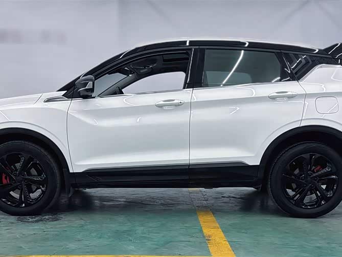 Фото 7 - Geely Coolray