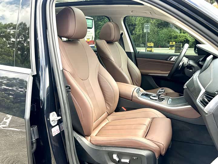 Фото 17 - BMW X5