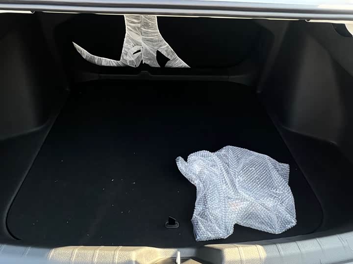 Photo 25 - Geely Preface