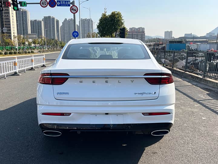 Photo 7 - Geely Preface