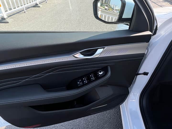 Photo 9 - Geely Preface