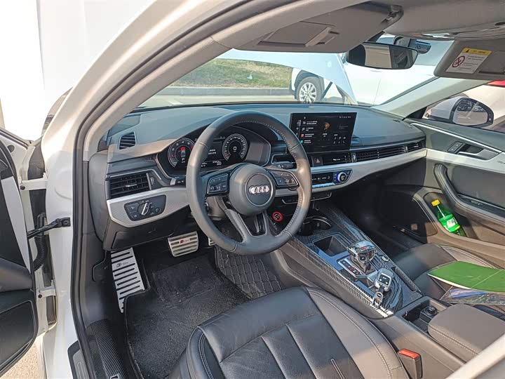 Фото 10 - Audi A4L