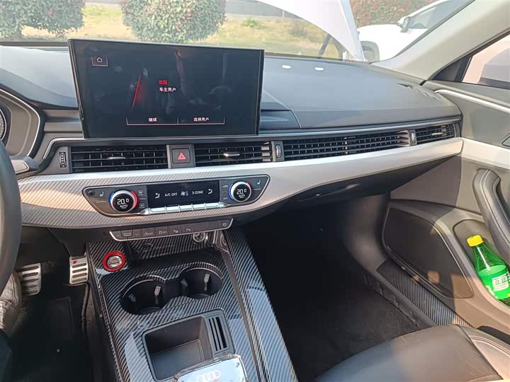 Фото 13 - Audi A4L