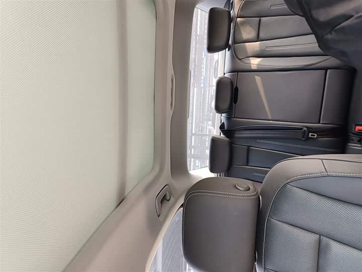 Фото 18 - Audi A4L