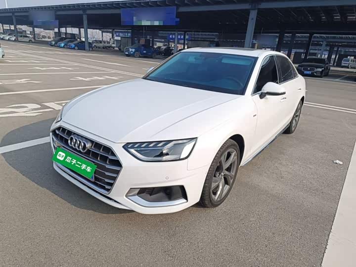 Фото 2 - Audi A4L