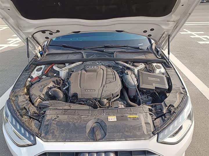 Фото 20 - Audi A4L