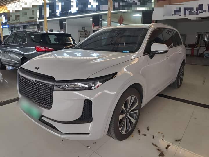 Фото 1 - LiXiang One