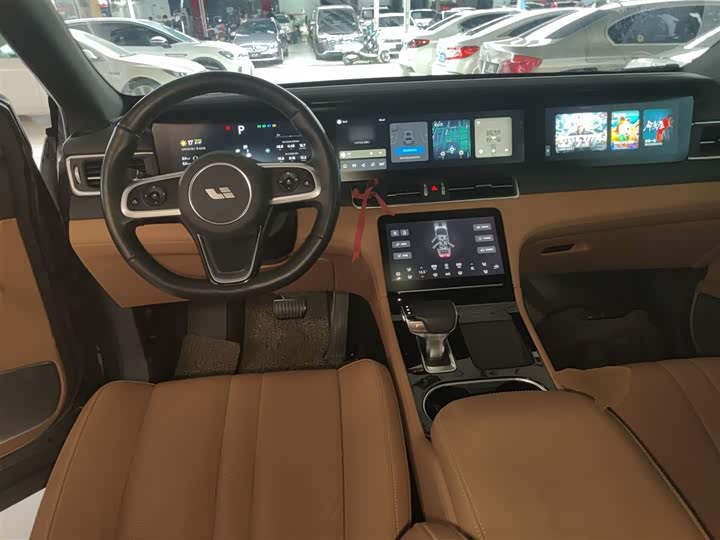 Фото 10 - LiXiang One